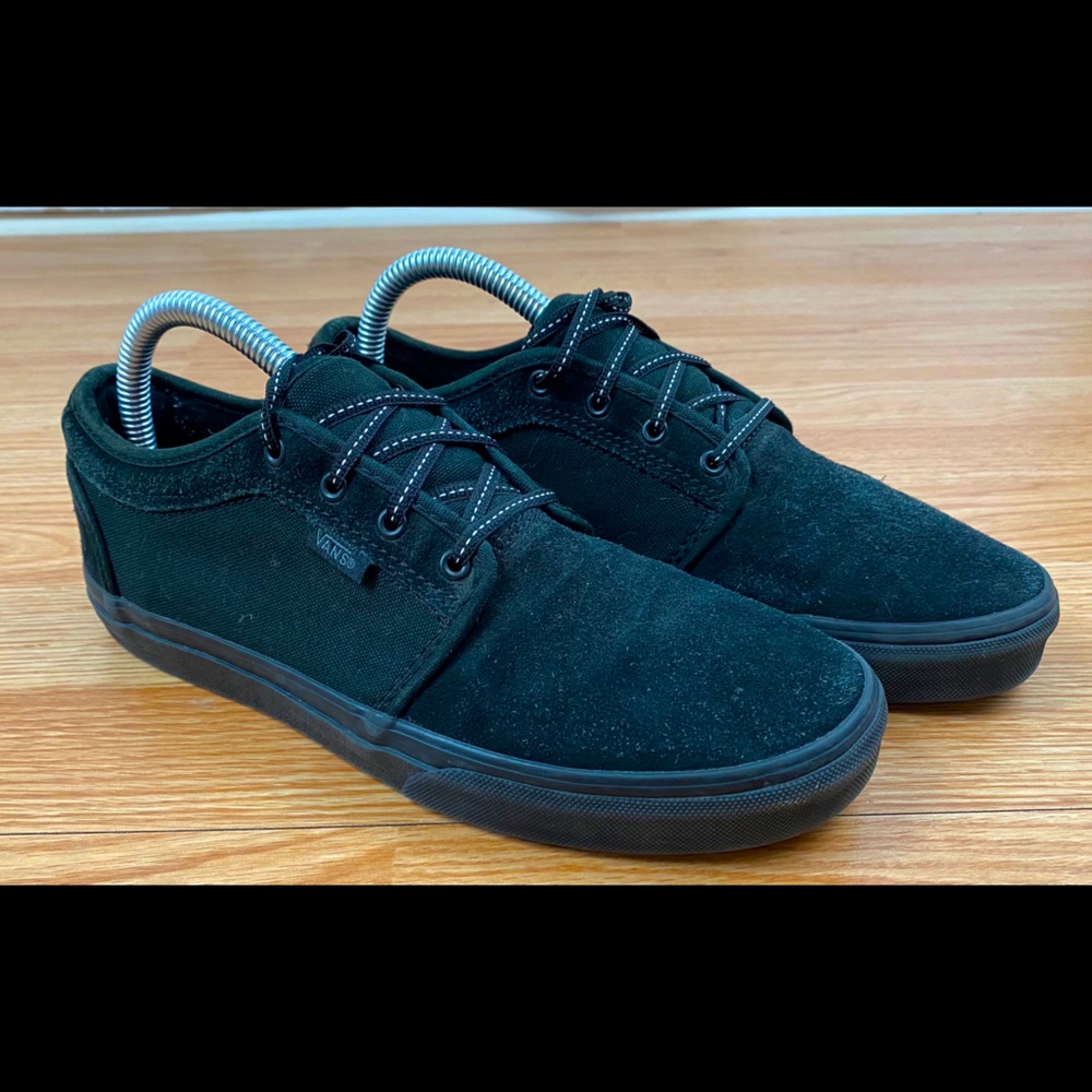 Vans Black Suede Lace up Lo Top M 6 / W 7.5